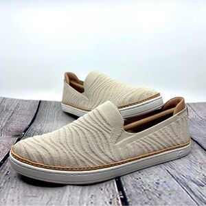 ✨UGG Sammy Wavy in Sea Salt Knit, size 9.
